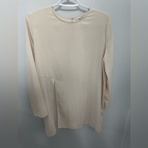 8/$20 OAK + FORT Cream Blouse with side slit like new Med